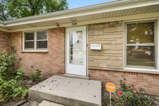 918 S Owen Street, Mount Prospect, IL 60056