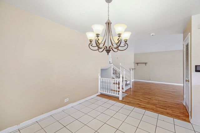 918 S Owen Street, Mount Prospect, IL 60056