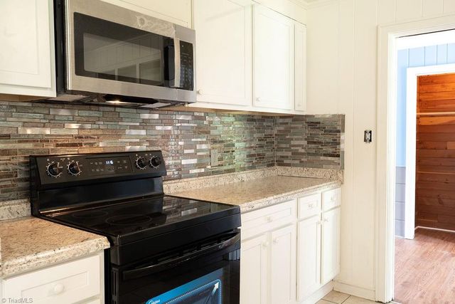 168 Oak Summit Road, Winston-salem, NC 27105