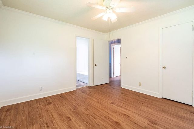 168 Oak Summit Road, Winston-salem, NC 27105