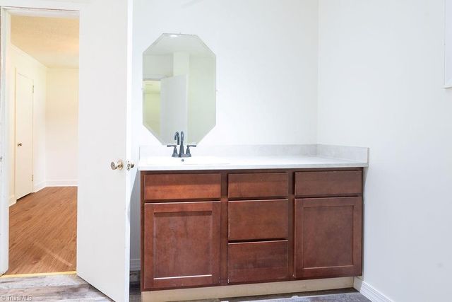 168 Oak Summit Road, Winston-salem, NC 27105