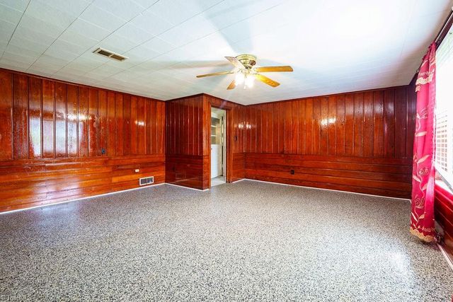 168 Oak Summit Road, Winston-salem, NC 27105