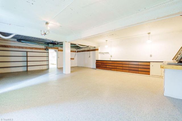 168 Oak Summit Road, Winston-salem, NC 27105
