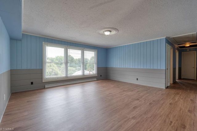 168 Oak Summit Road, Winston-salem, NC 27105