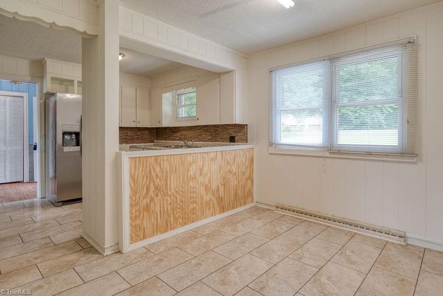 168 Oak Summit Road, Winston-salem, NC 27105