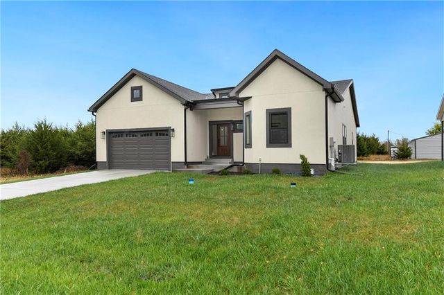 153 S Linn Valley Drive, Linn Valley, KS 66040