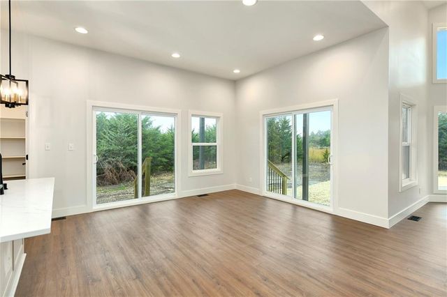 153 S Linn Valley Drive, Linn Valley, KS 66040