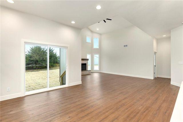 153 S Linn Valley Drive, Linn Valley, KS 66040