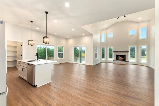 153 S Linn Valley Drive, Linn Valley, KS 66040