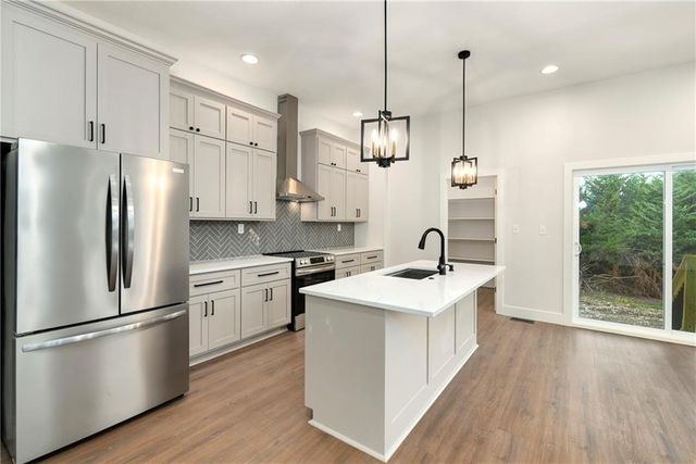 153 S Linn Valley Drive, Linn Valley, KS 66040