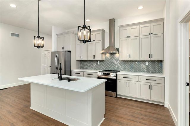 153 S Linn Valley Drive, Linn Valley, KS 66040