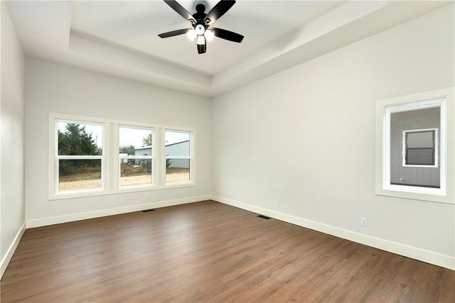 153 S Linn Valley Drive, Linn Valley, KS 66040