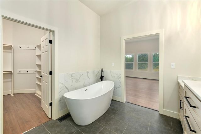 153 S Linn Valley Drive, Linn Valley, KS 66040