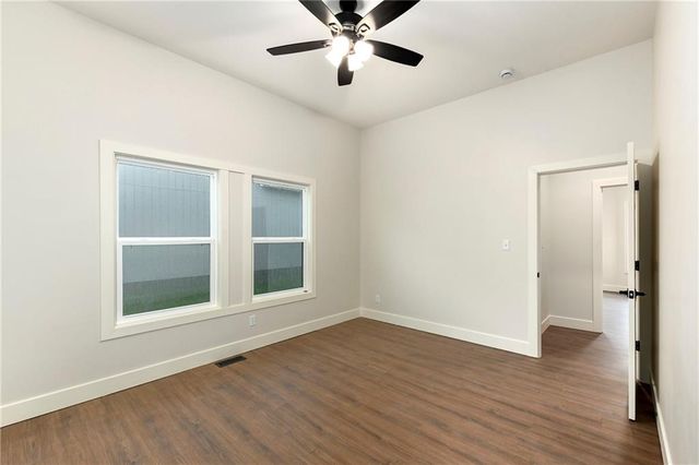 153 S Linn Valley Drive, Linn Valley, KS 66040