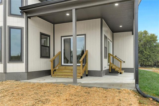 153 S Linn Valley Drive, Linn Valley, KS 66040