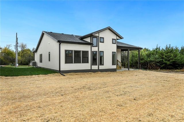 153 S Linn Valley Drive, Linn Valley, KS 66040