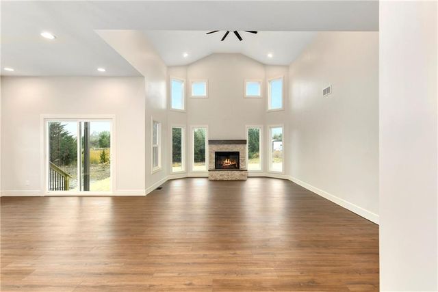 153 S Linn Valley Drive, Linn Valley, KS 66040