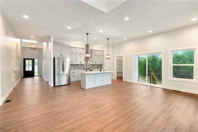 153 S Linn Valley Drive, Linn Valley, KS 66040