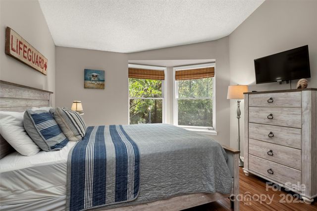 212 Ridgeway Road, Lake Lure, NC 28746