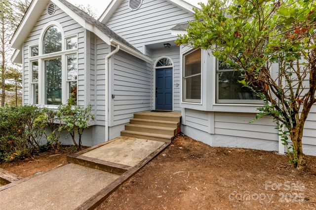 212 Ridgeway Road, Lake Lure, NC 28746