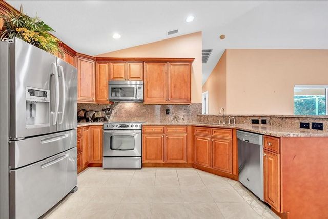 142 AUSTRALIAN DRIVE, Rotonda West, FL 33947