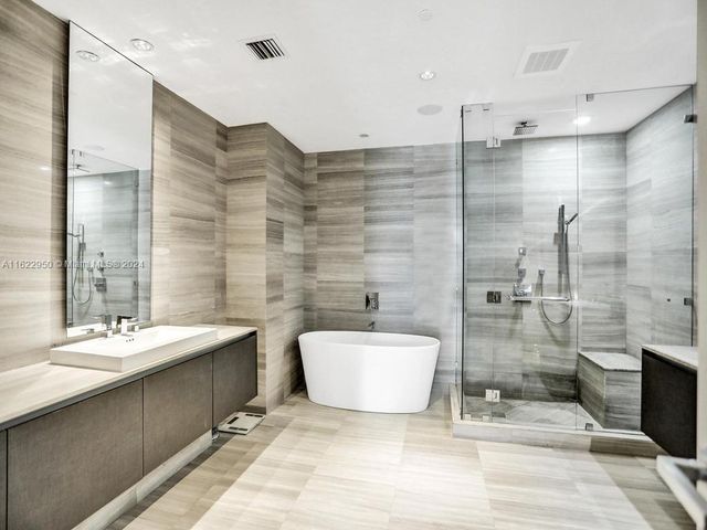 3250 NE 188th St 207, Aventura, FL 33180