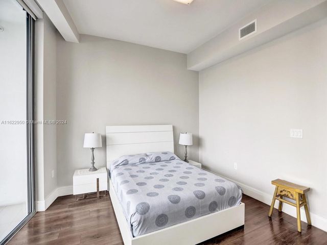 3250 NE 188th St 207, Aventura, FL 33180