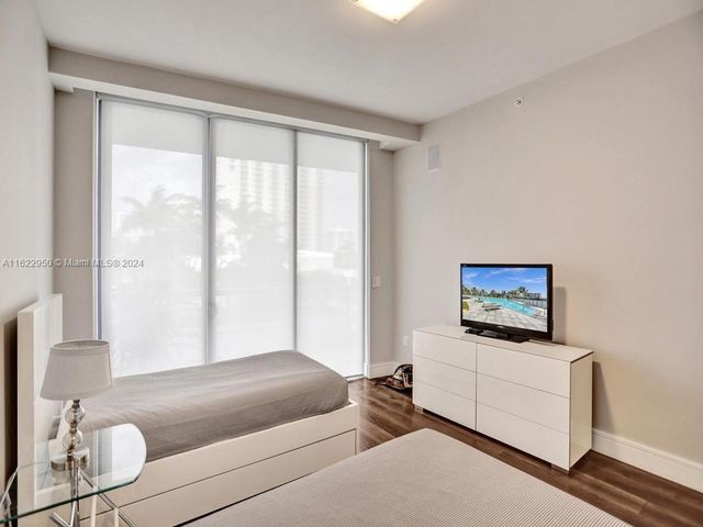 3250 NE 188th St 207, Aventura, FL 33180