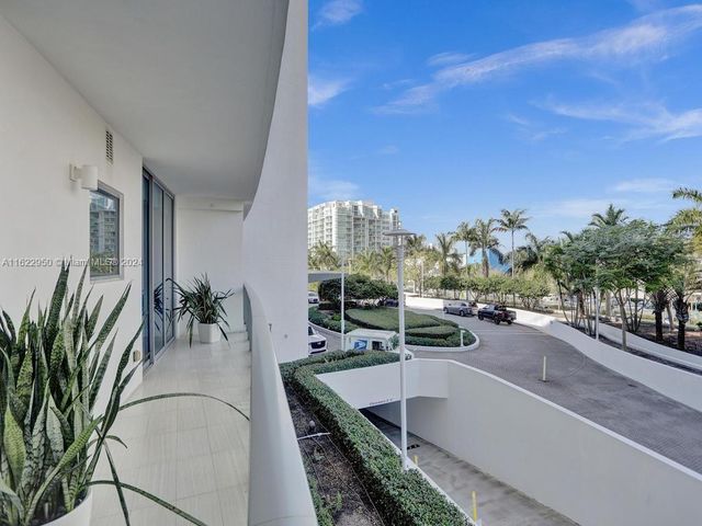 3250 NE 188th St 207, Aventura, FL 33180