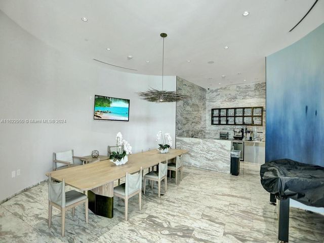 3250 NE 188th St 207, Aventura, FL 33180