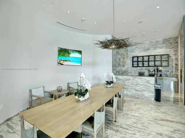 3250 NE 188th St 207, Aventura, FL 33180