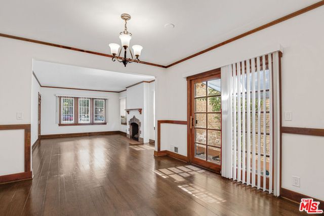 8918 Burton Way 2, Beverly Hills, CA 90211