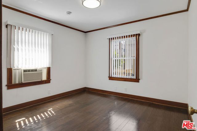 8918 Burton Way 2, Beverly Hills, CA 90211