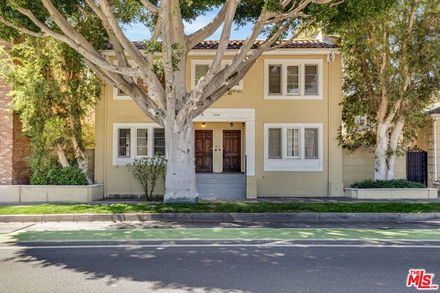 8918 Burton Way 2, Beverly Hills, CA 90211