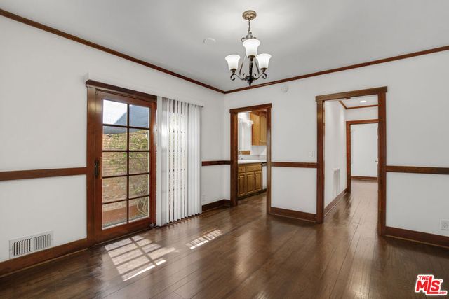 8918 Burton Way 2, Beverly Hills, CA 90211