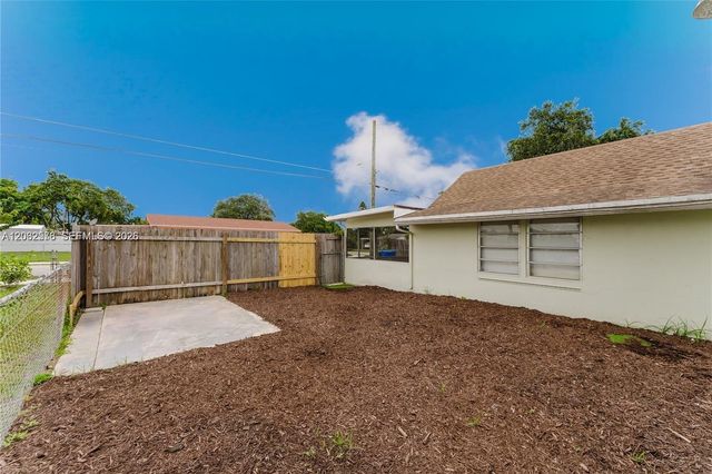5737 Grant Street 3, Hollywood, FL 33021