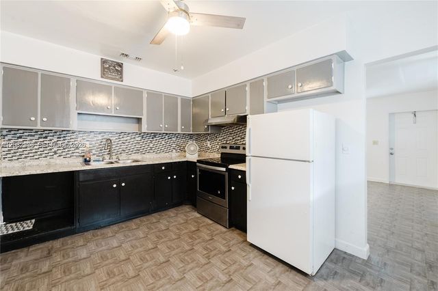 5737 Grant Street 3, Hollywood, FL 33021