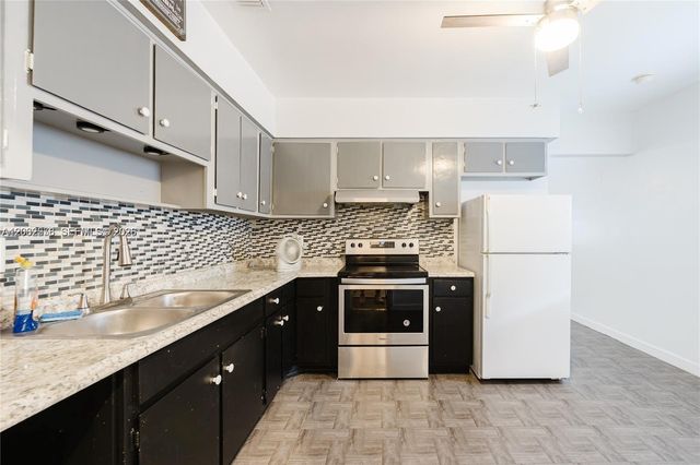5737 Grant Street 3, Hollywood, FL 33021