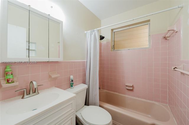 5737 Grant Street 3, Hollywood, FL 33021