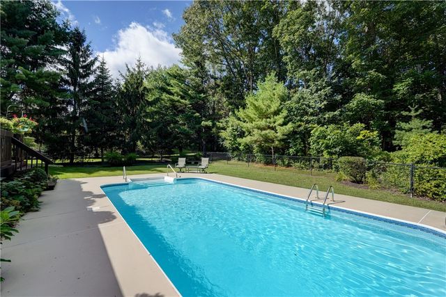 490 Bluhm Road, Perinton, NY 14450