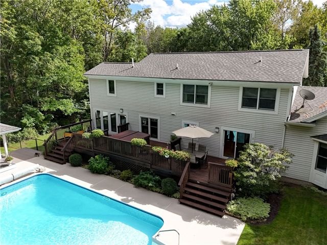 490 Bluhm Road, Perinton, NY 14450