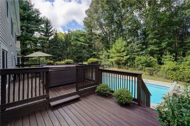 490 Bluhm Road, Perinton, NY 14450