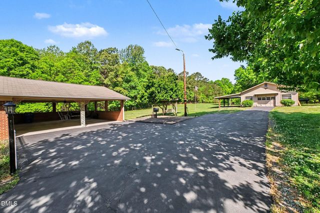 1108 W King Street, Hillsborough, NC 27278