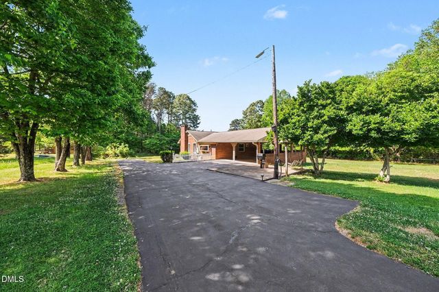 1108 W King Street, Hillsborough, NC 27278