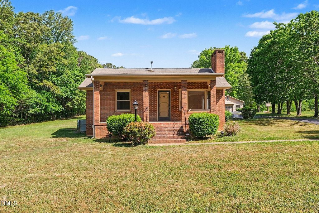 1108 W King Street, Hillsborough, NC 27278