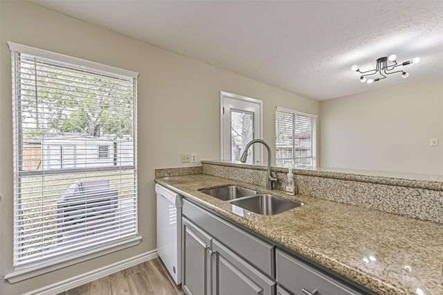 2512 Ironclad Drive, League City, TX 77573