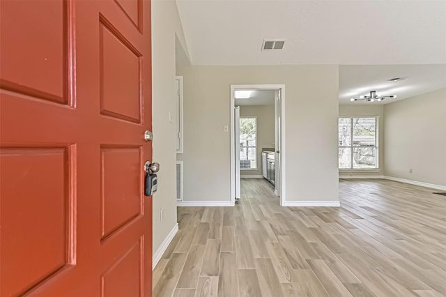 2512 Ironclad Drive, League City, TX 77573