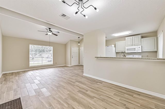 2512 Ironclad Drive, League City, TX 77573