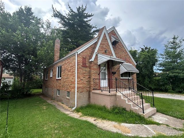 385 Kingston Drive, St Louis, MO 63125