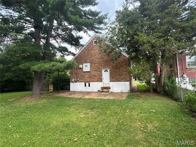 385 Kingston Drive, St Louis, MO 63125